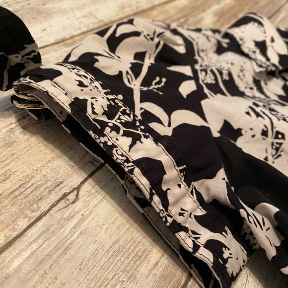 Express Design Studio Collared, Button Down, Top - Picture 5 of 8